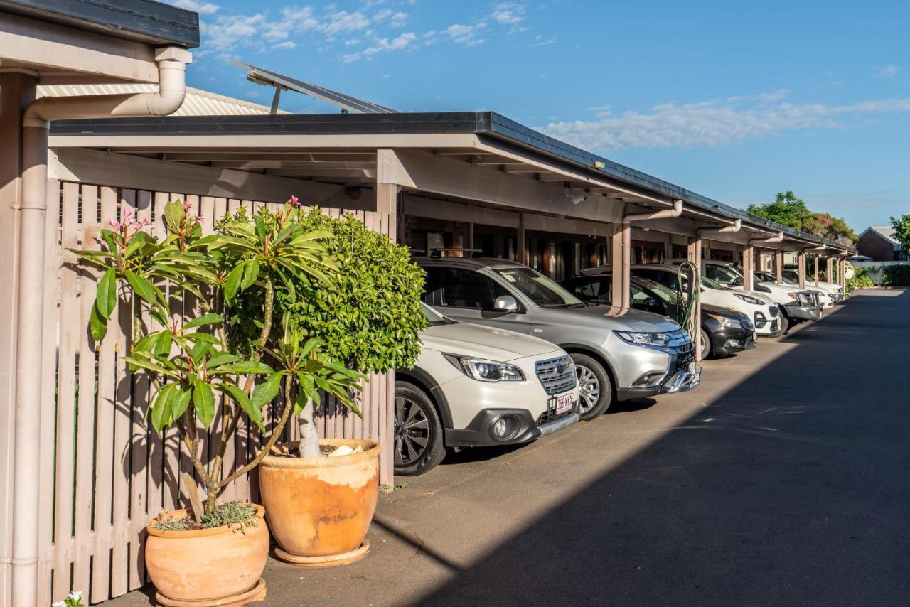 Country Pathfinder Motor Inn Dalby Exterior photo