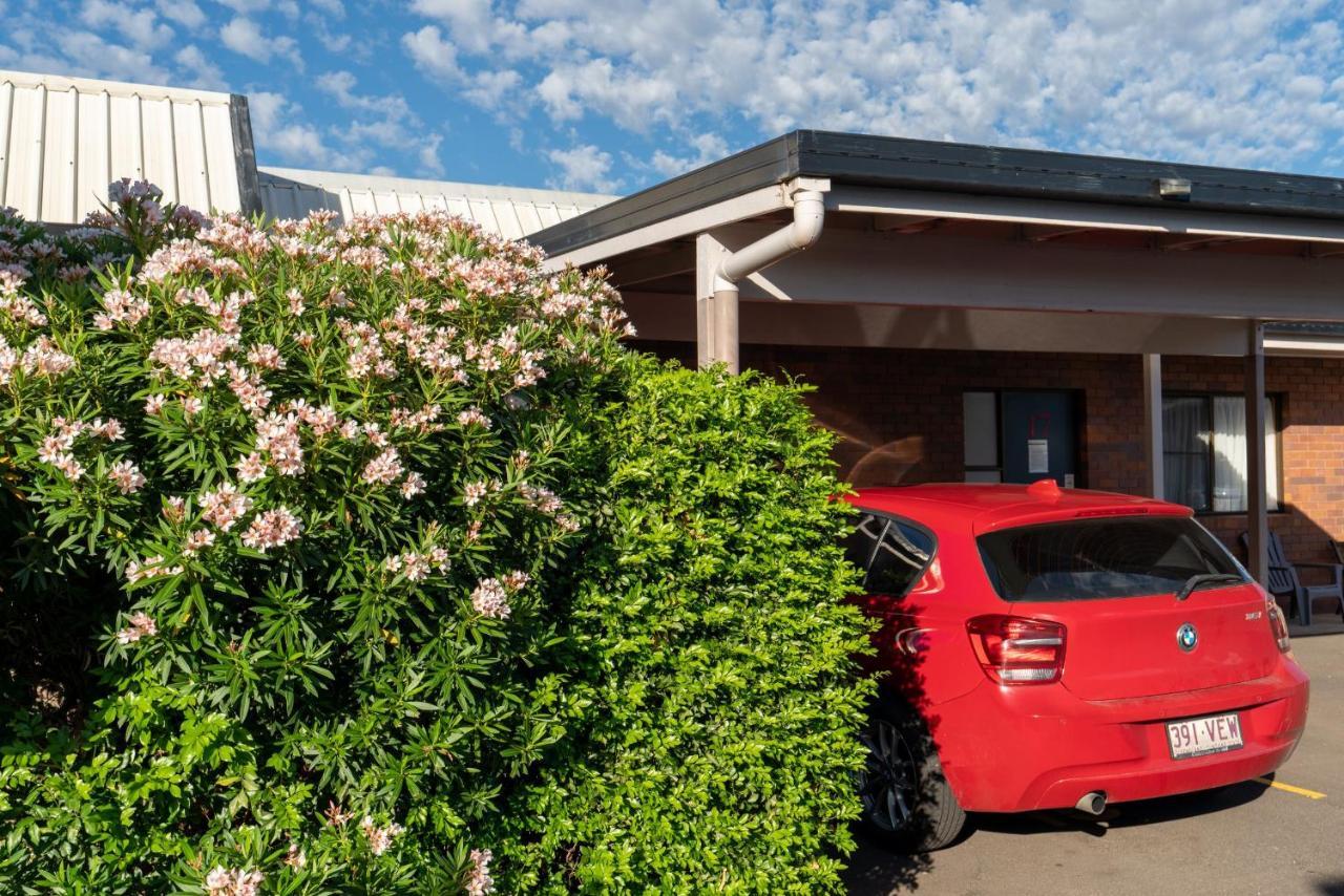 Country Pathfinder Motor Inn Dalby Exterior photo