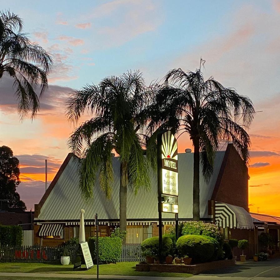 Country Pathfinder Motor Inn Dalby Exterior photo