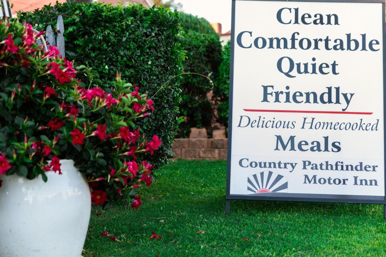 Country Pathfinder Motor Inn Dalby Exterior photo